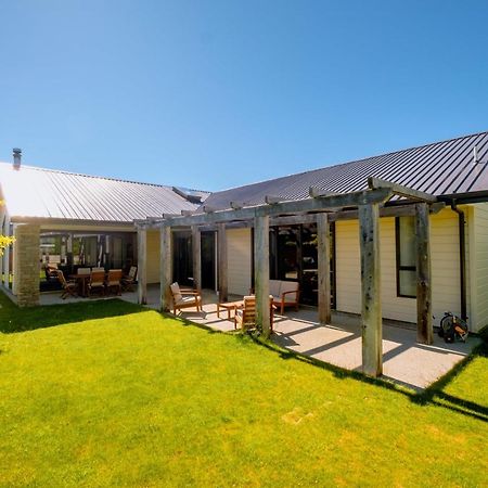 Roys Bay Lodge - Wanaka Holiday Home المظهر الخارجي الصورة