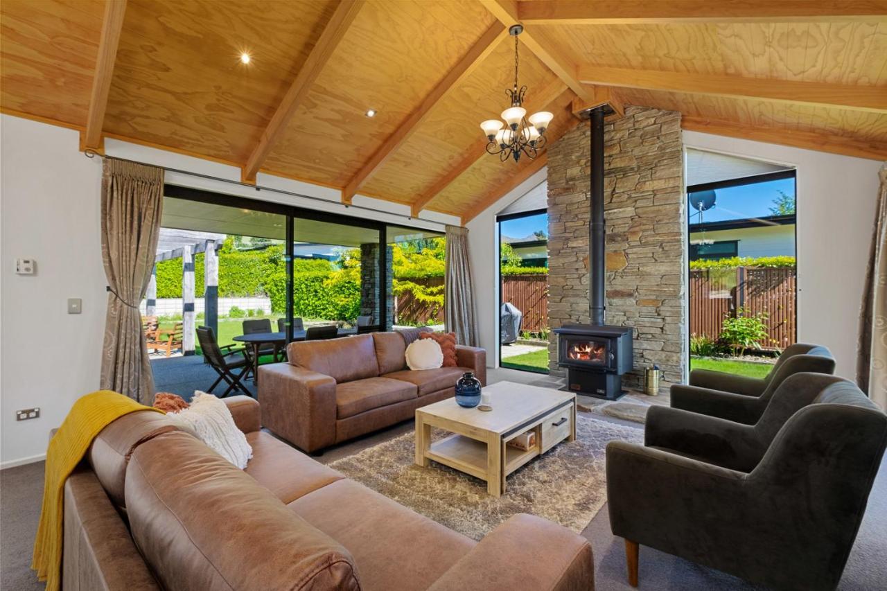 Roys Bay Lodge - Wanaka Holiday Home المظهر الخارجي الصورة