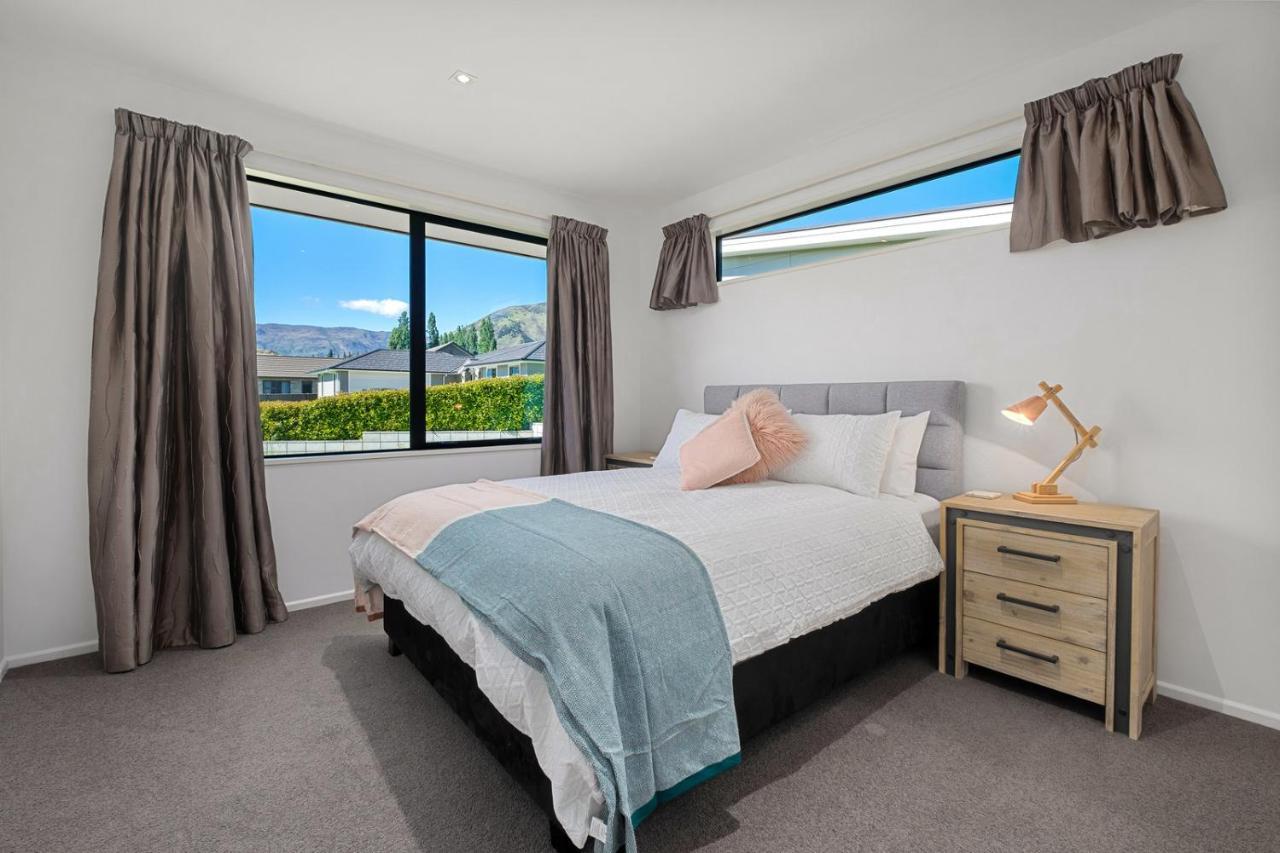 Roys Bay Lodge - Wanaka Holiday Home المظهر الخارجي الصورة
