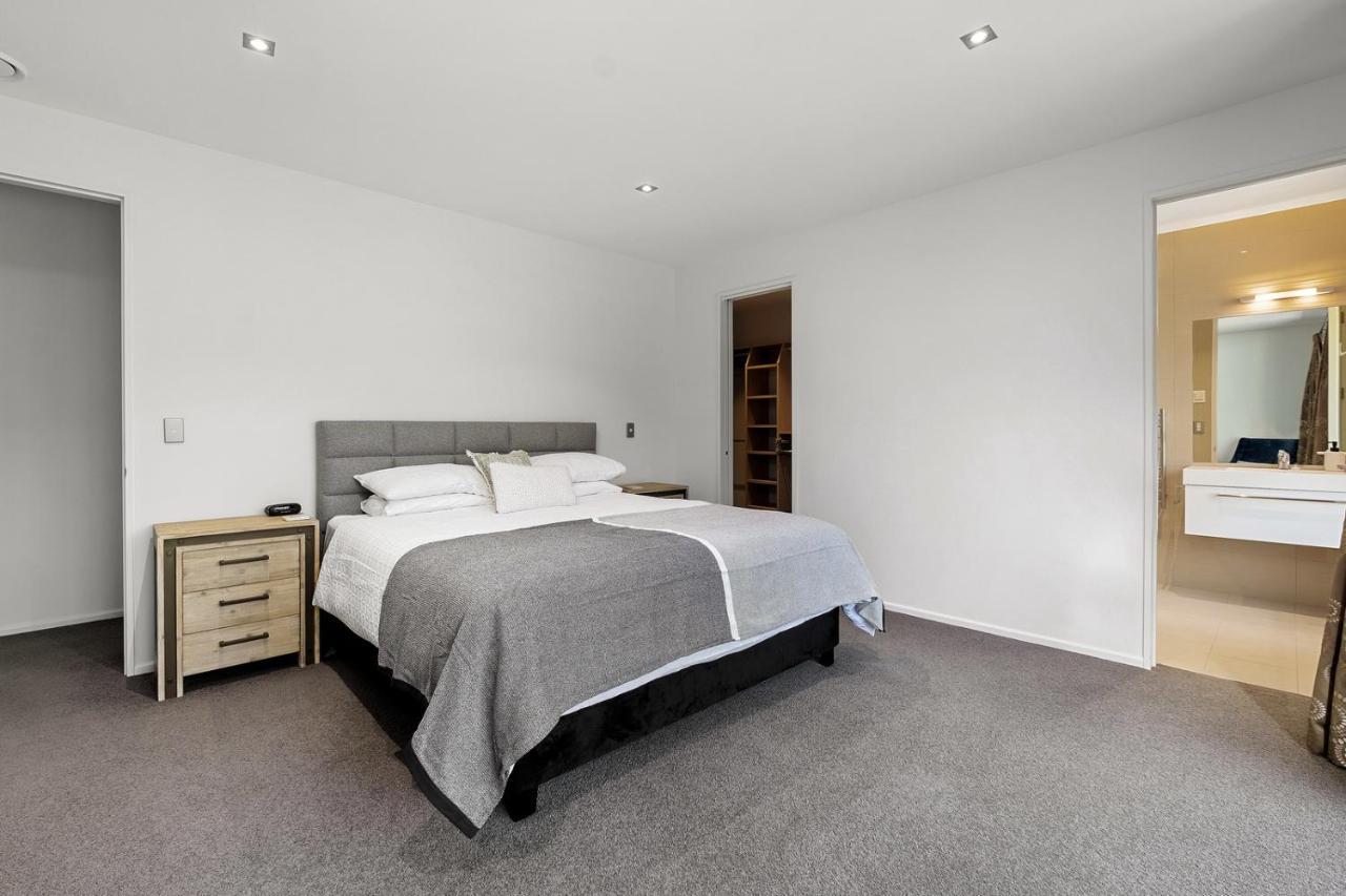 Roys Bay Lodge - Wanaka Holiday Home المظهر الخارجي الصورة