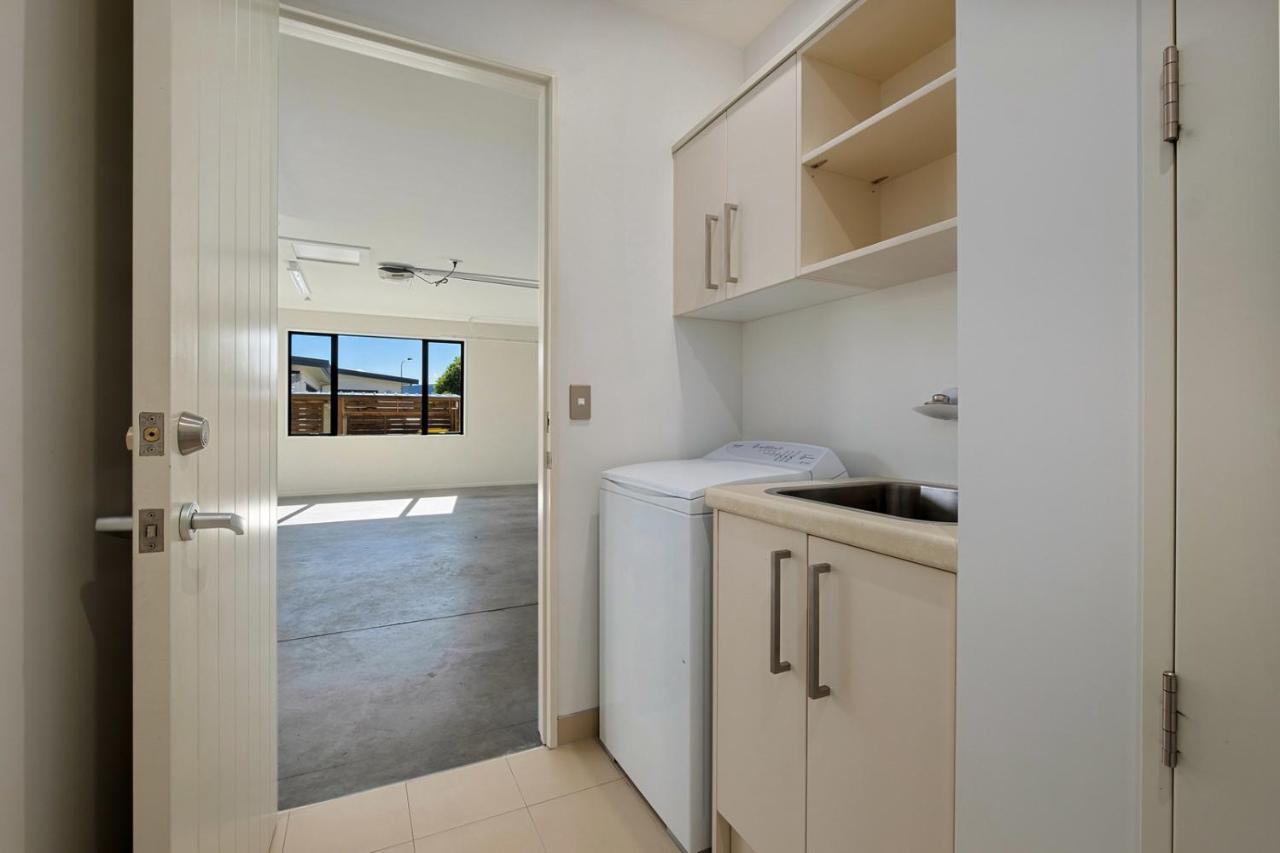 Roys Bay Lodge - Wanaka Holiday Home المظهر الخارجي الصورة