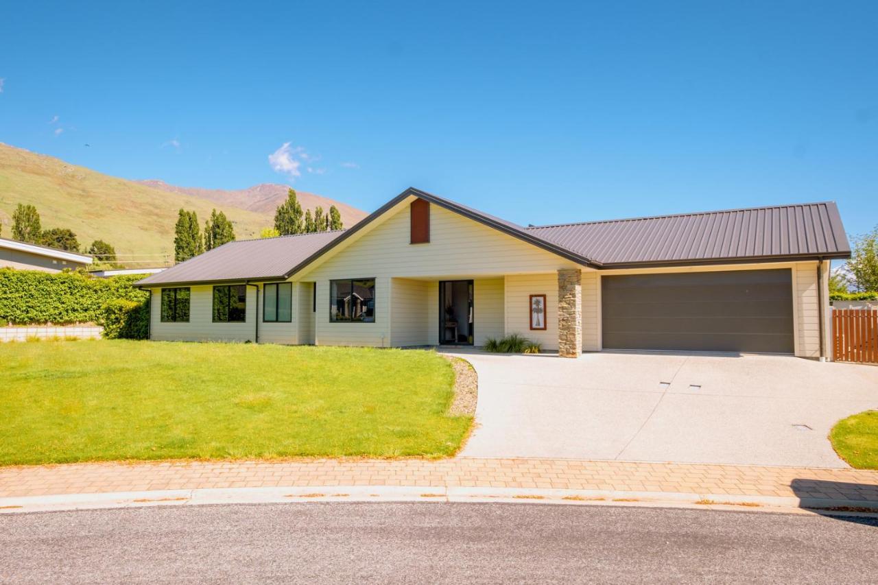 Roys Bay Lodge - Wanaka Holiday Home المظهر الخارجي الصورة